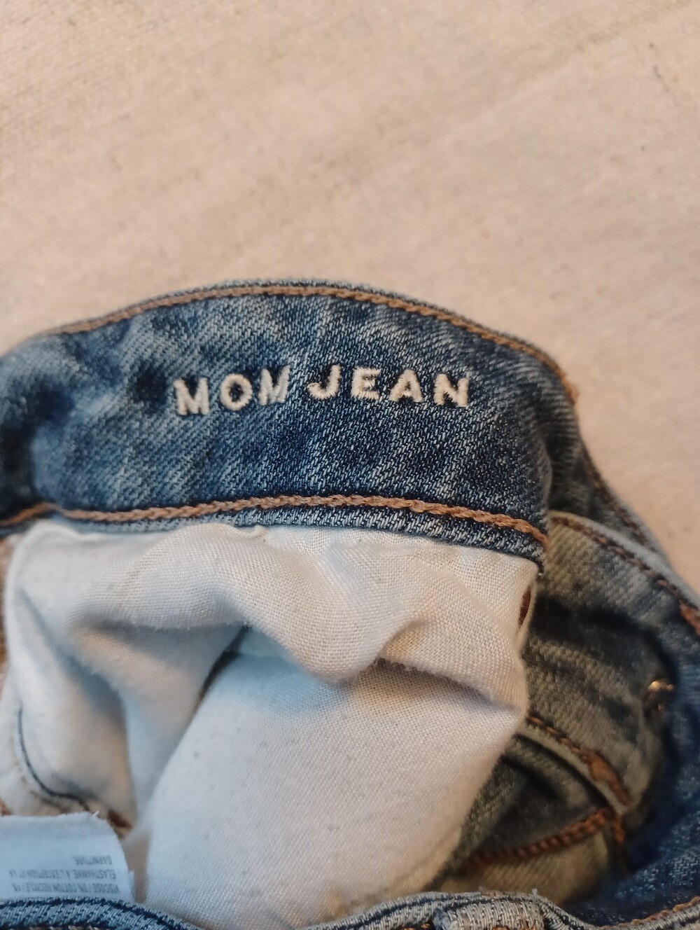 American Eagle Outfitters Mom Jean Women's Size 6 Long - Picture 4 of 8